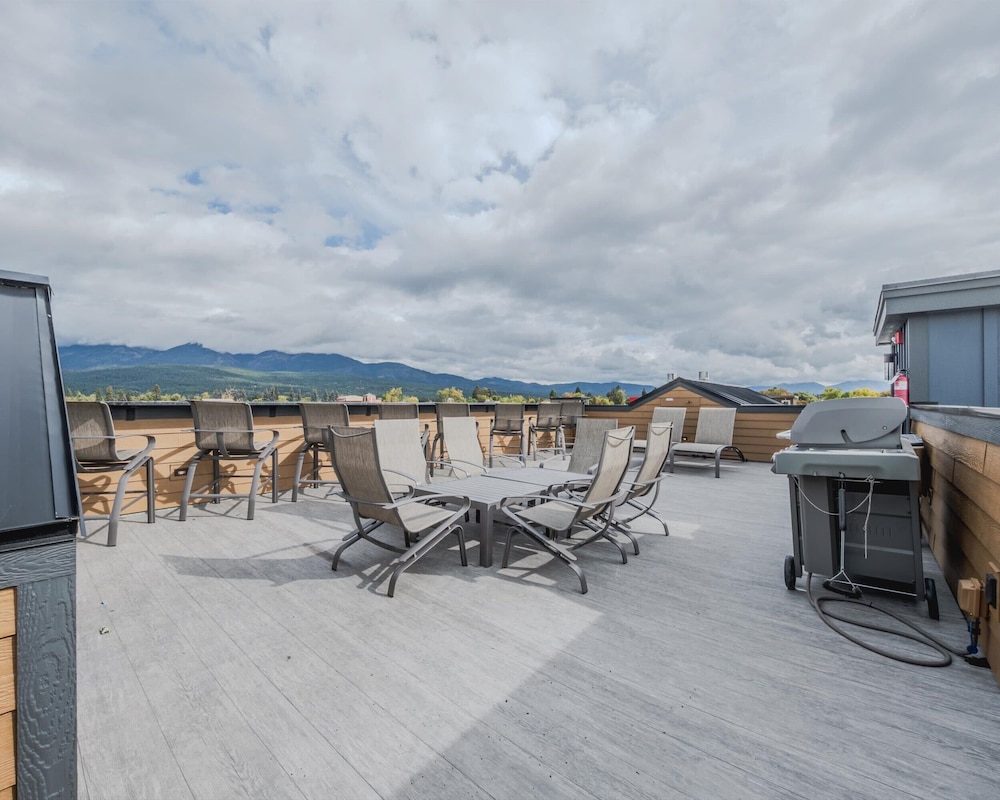 Whitefish Loft, Downtown Condo for 6