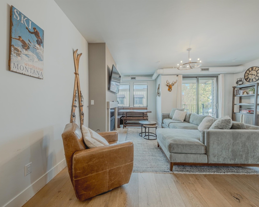 Whitefish Loft, Downtown Condo for 6