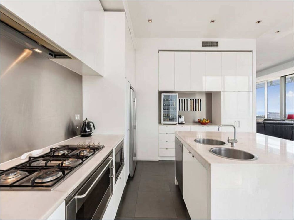 Perfect 4-bed Penthouse w/ Parking, Pool and Gym