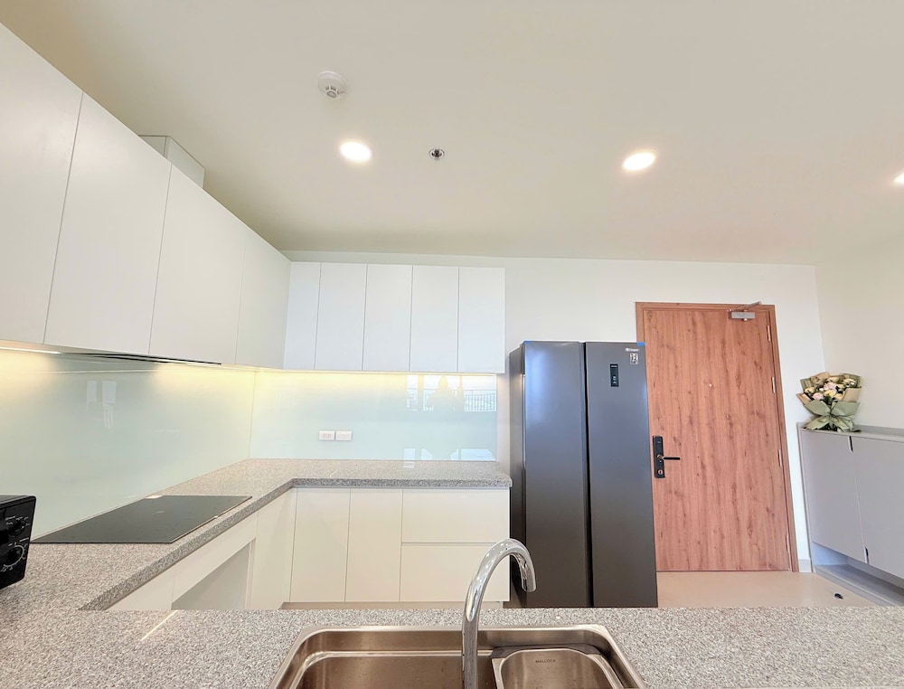 Homie's The Glory Apartment