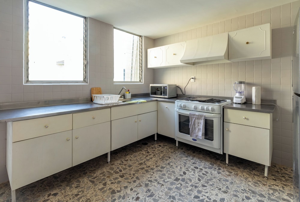 Penthouse Near Masaryk , Sleeps 16 , Pet Friendly photo 2