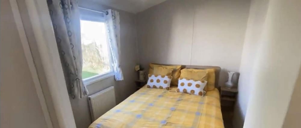 Impeccable 3-bed Caravan in Clacton-on-sea view 3