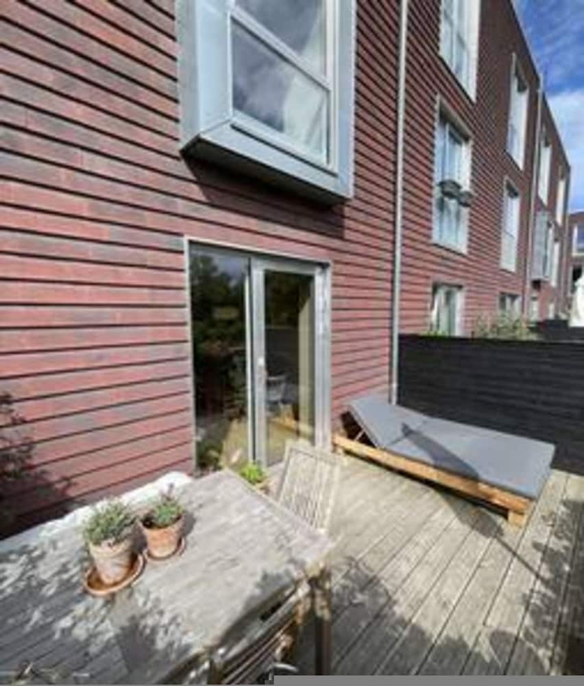 Three Floors apt - With Four BR in the City