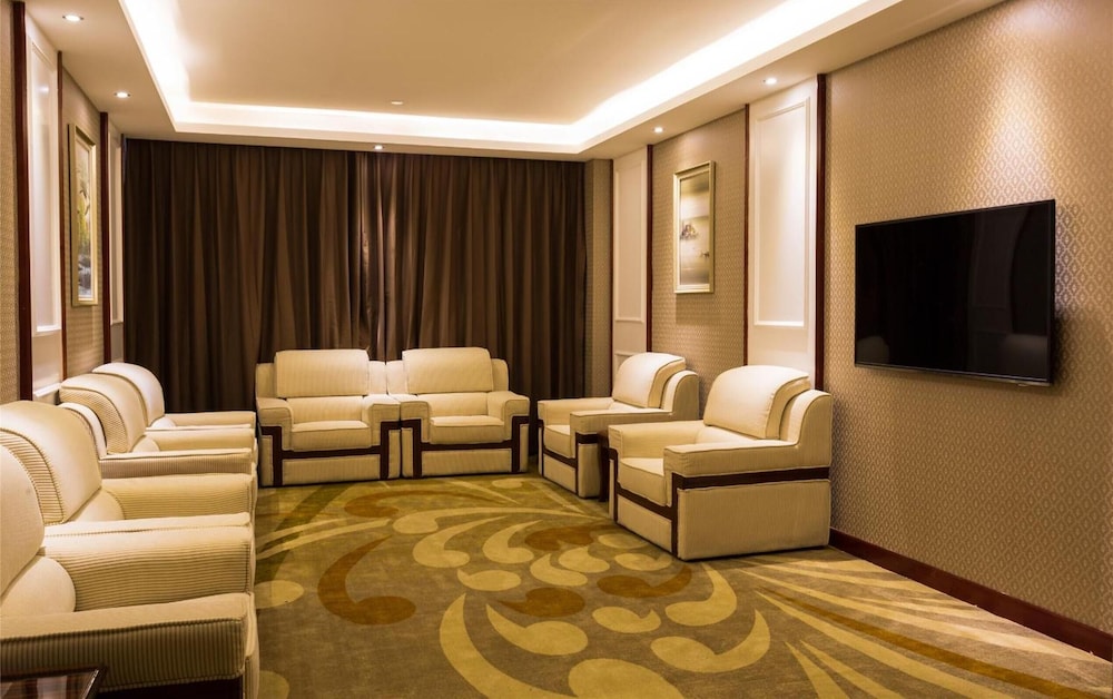 GreenTree Huainan Tianjiaan Square Guangchang road Hotel