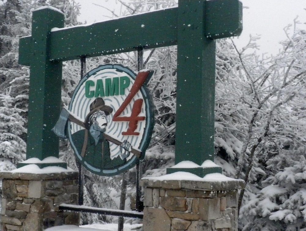 Camp 4 # 11: 3 Bedrooms + Bonus Sleeping Den, 3.5 Baths: Slope Side