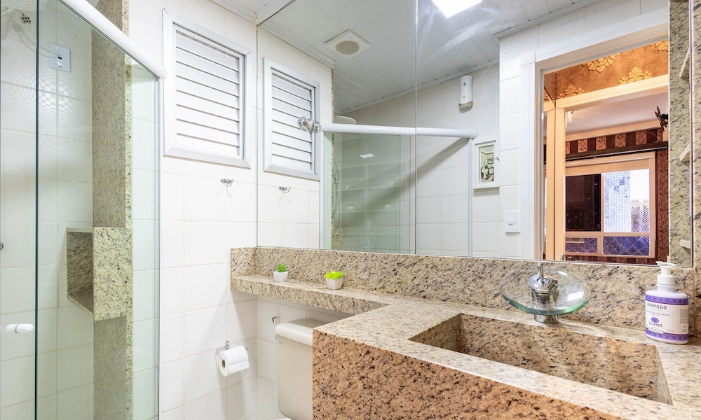 Apartamentos a 400 m da Praia em BC - CEV