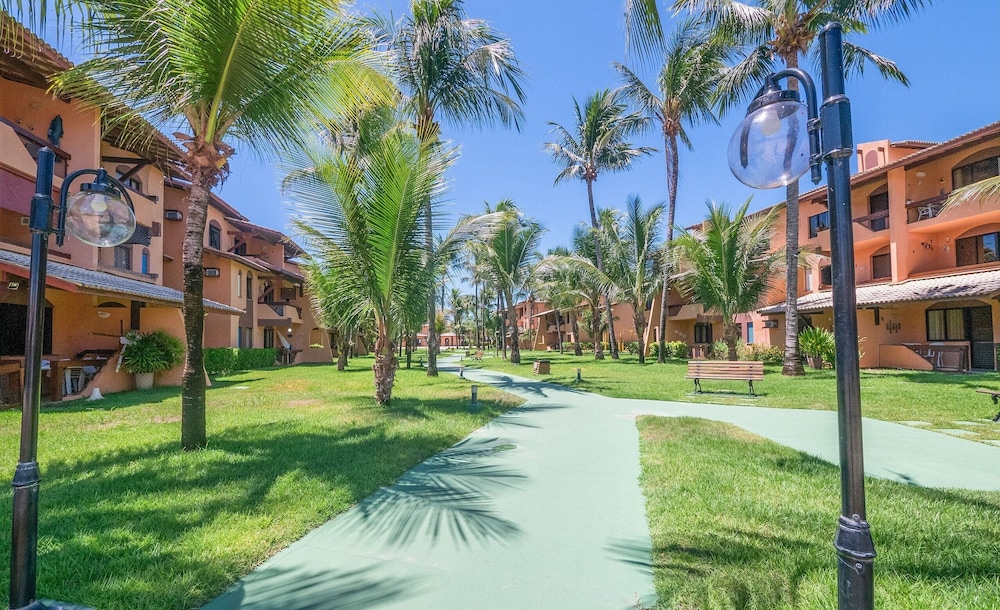 Condominium With Gym and Pool in Guarajuba - Camacari GSH