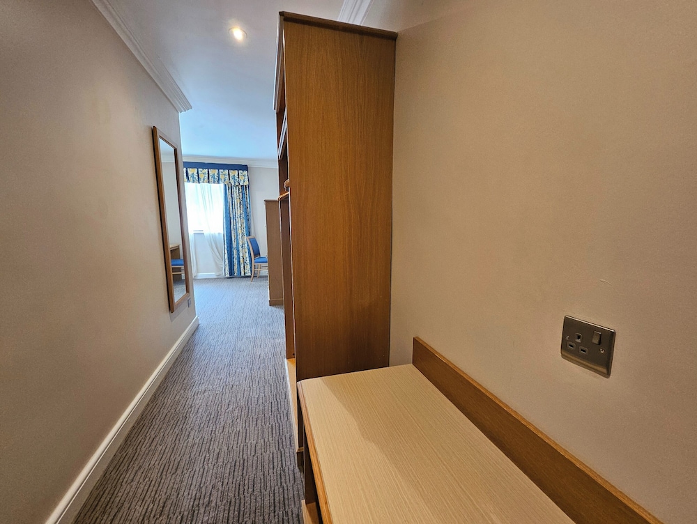 Leicester Vacations - OYO Blaby Westfield Hotel - Property Image 1
