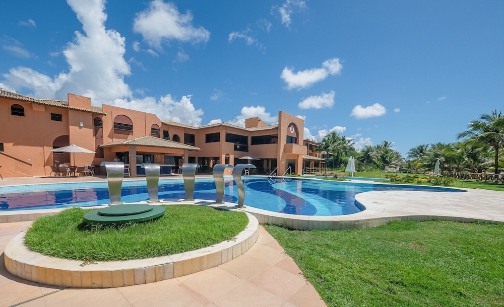Condominium With Gym and Pool in Guarajuba - Camacari GSH