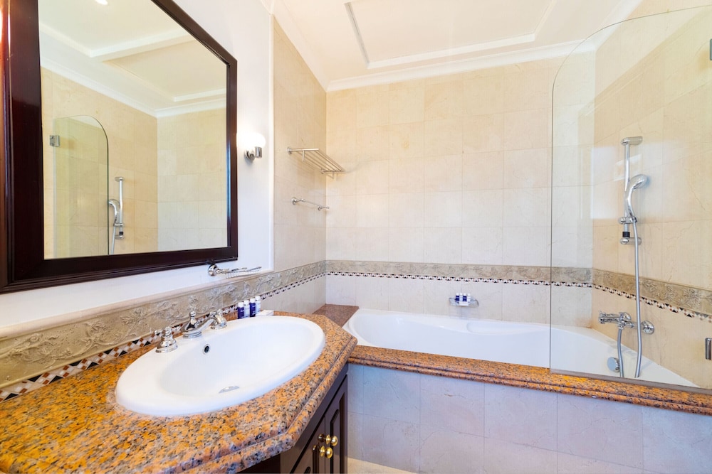 Beachfront Signature Villa - Mint Stay