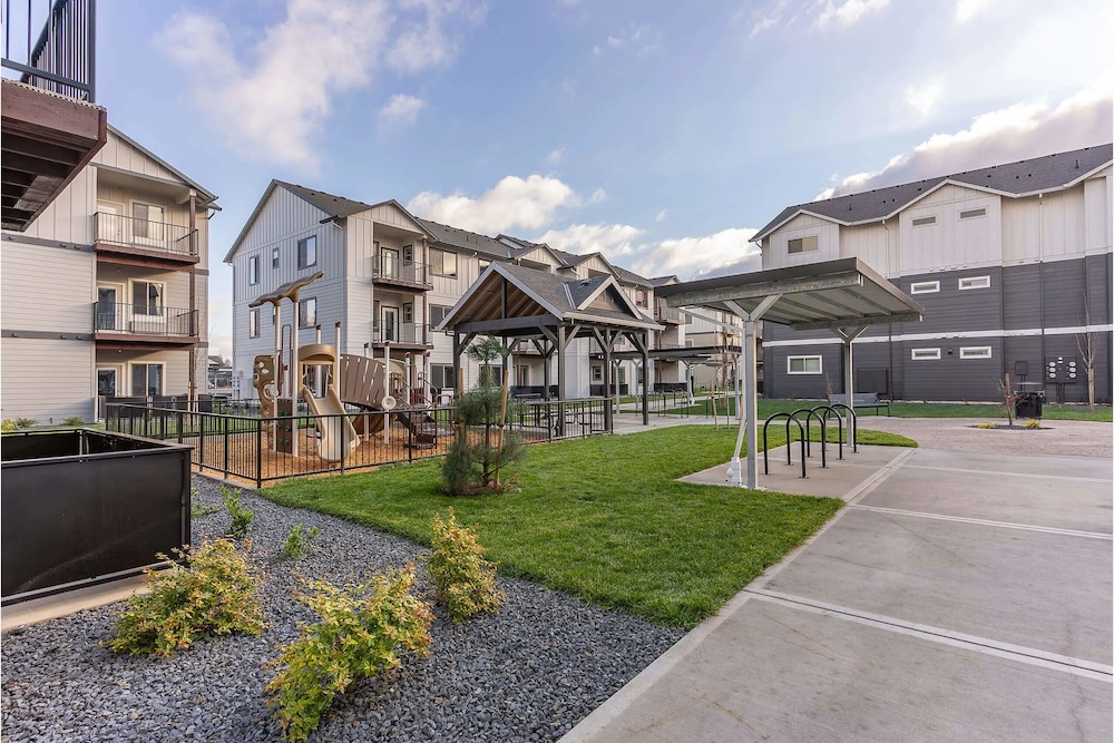 Landing Apartments - Woodburn
