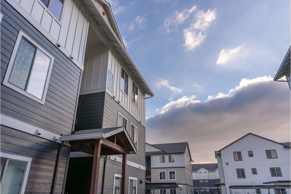 Landing Apartments - Woodburn