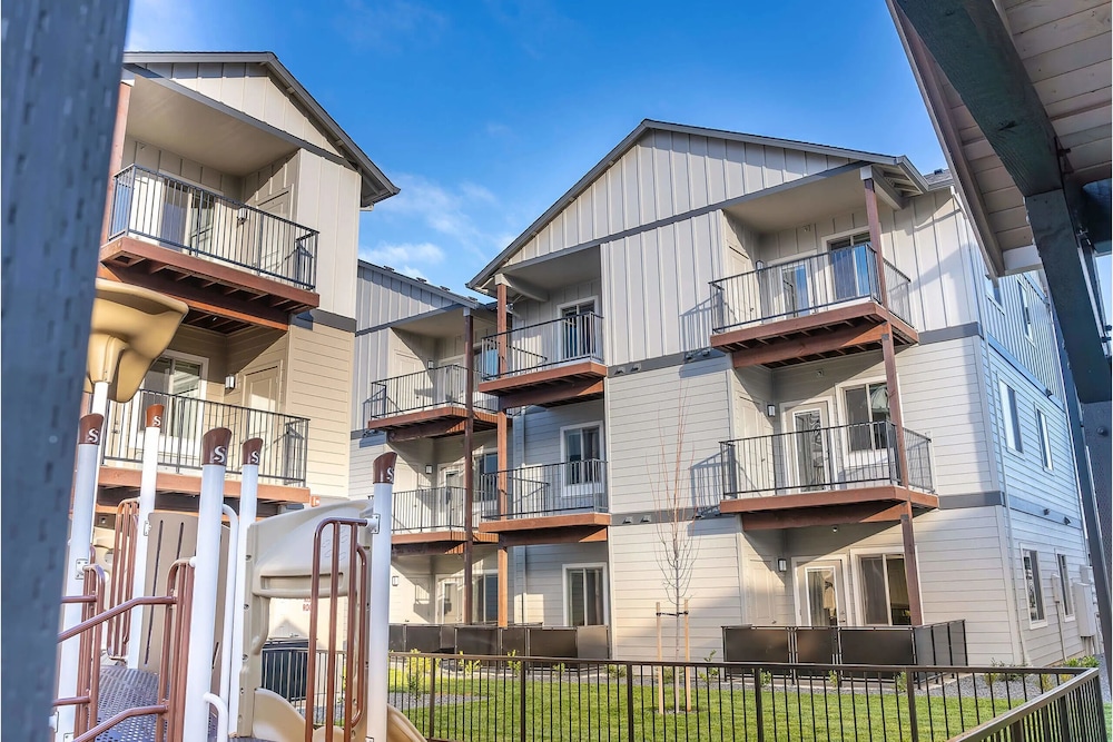 Landing Apartments - Woodburn