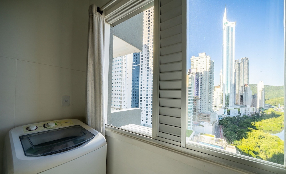 2BR apt 150m Beach Balneario Camboriu Esd143