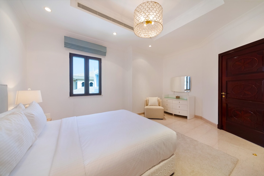 Beachfront Signature Villa - Mint Stay