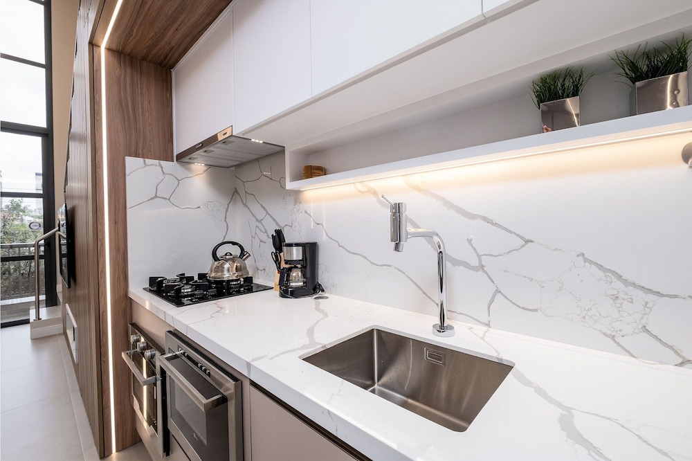 Cozy, Fully-equipped apt in new Building Jpr211