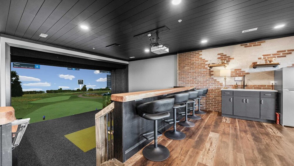 The Back Nine Retreat by Avantstay Private Golf Sim, Firepit & Mountain Views Near Dollywood
