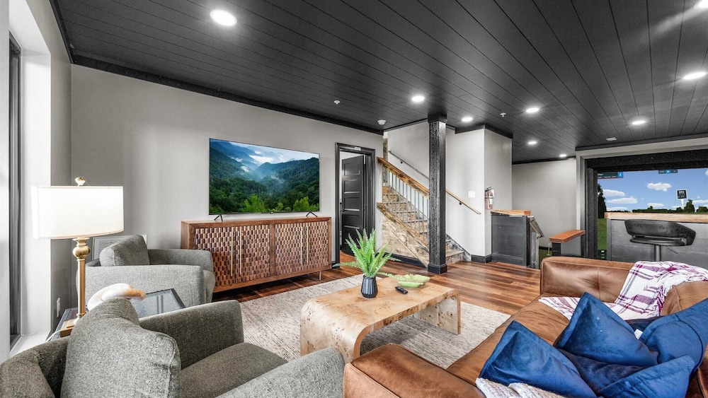 The Back Nine Retreat by Avantstay Private Golf Sim, Firepit & Mountain Views Near Dollywood