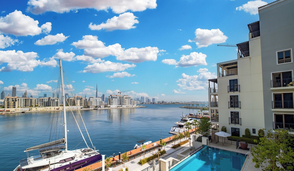 LUX The Le Pont Sea View Suite