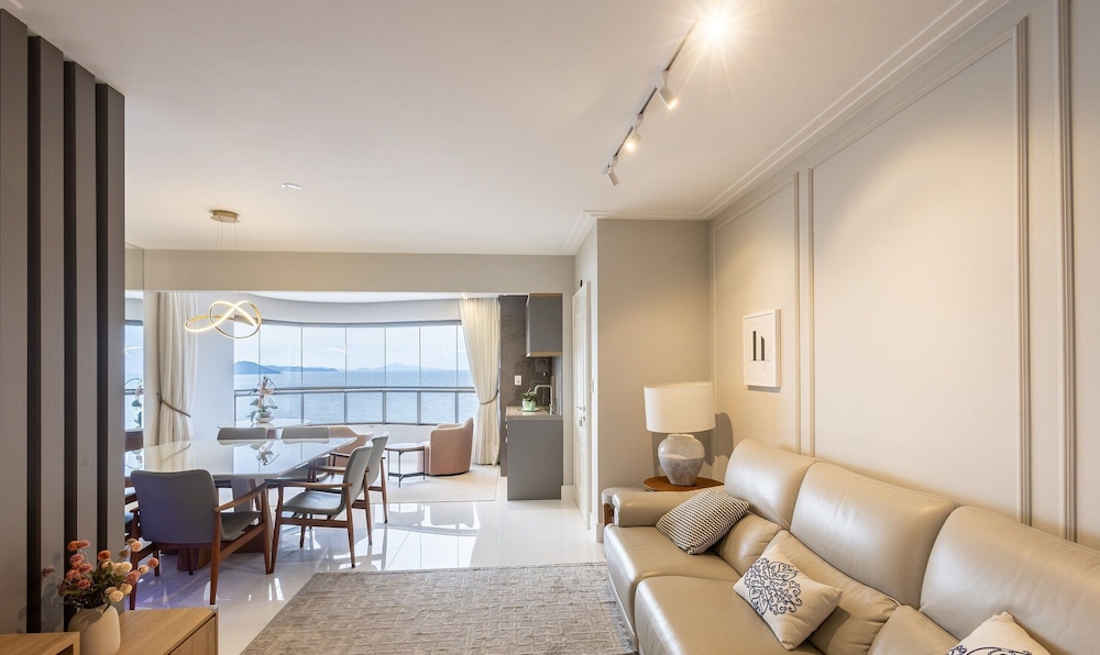 3br Apt Sea View BBQ Garage - BC Vld1002
