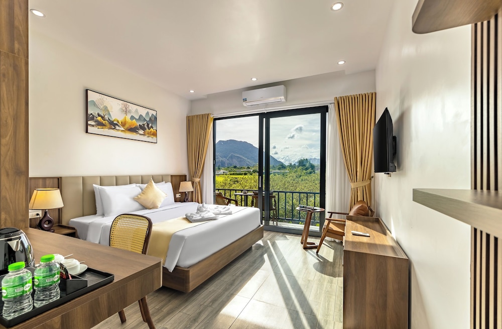 Paradise Mountain View Resort