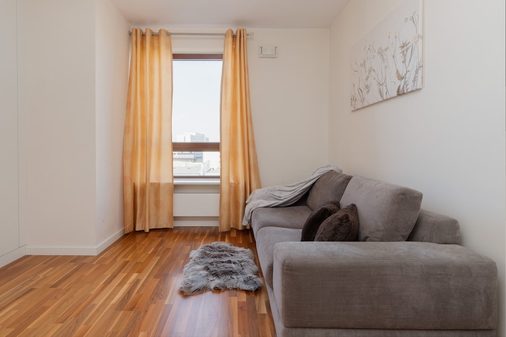 LUX Warsaw Apartment by Renters view 4