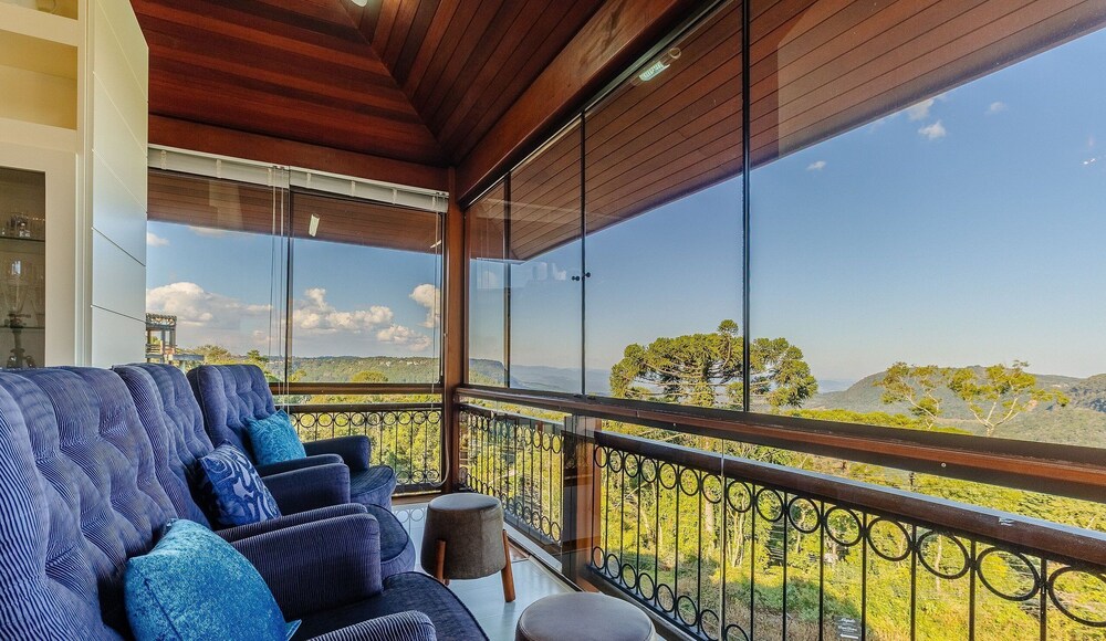 3 Bedroom Apartment With Mountain View Rlu0302