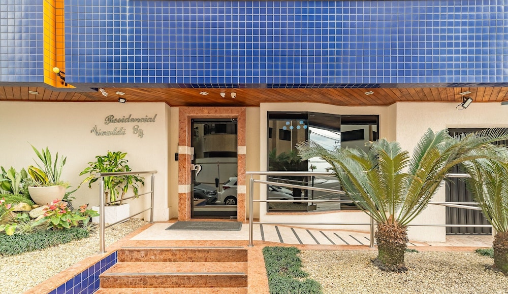 3BR Apt w/ BBQ 80m From Beach Erv0101
