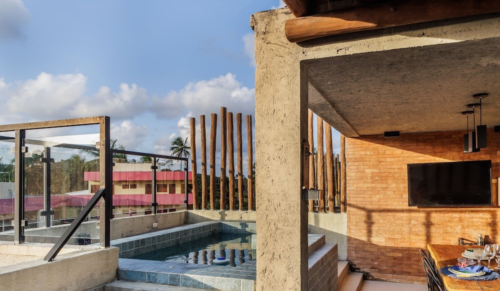 LBH - Houses in a Condominium With Swimming Pool and Barbecue