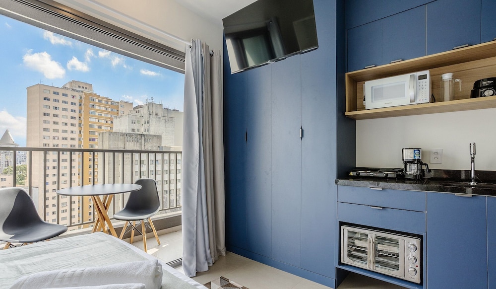 Studio w/ Balcony and View in Consolacao - Vno1417