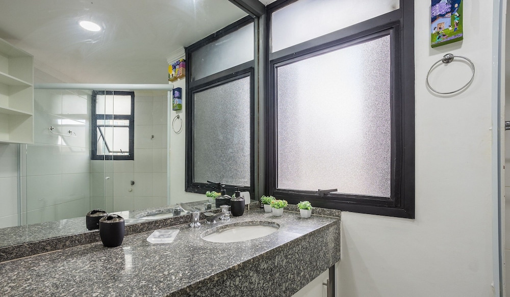 Apt With Balcony, Near Shopping Morumbi PPE0302