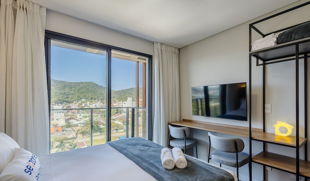 Studios With Side Sea View at Penha Spot PSO - L