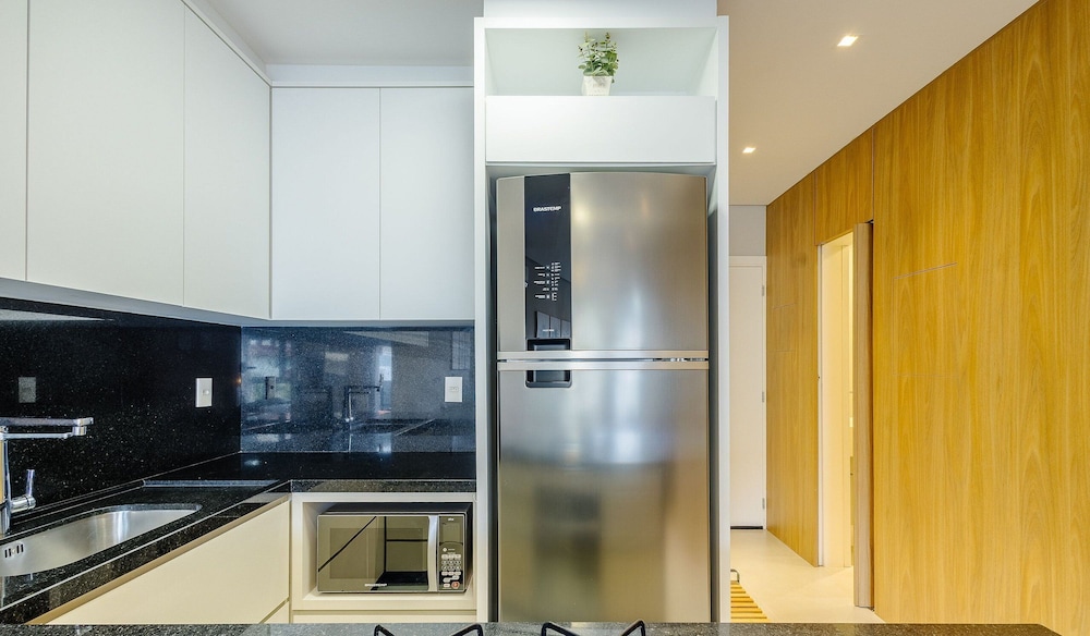 Elus - Building With Rooftop Pool 350m From the Beach!