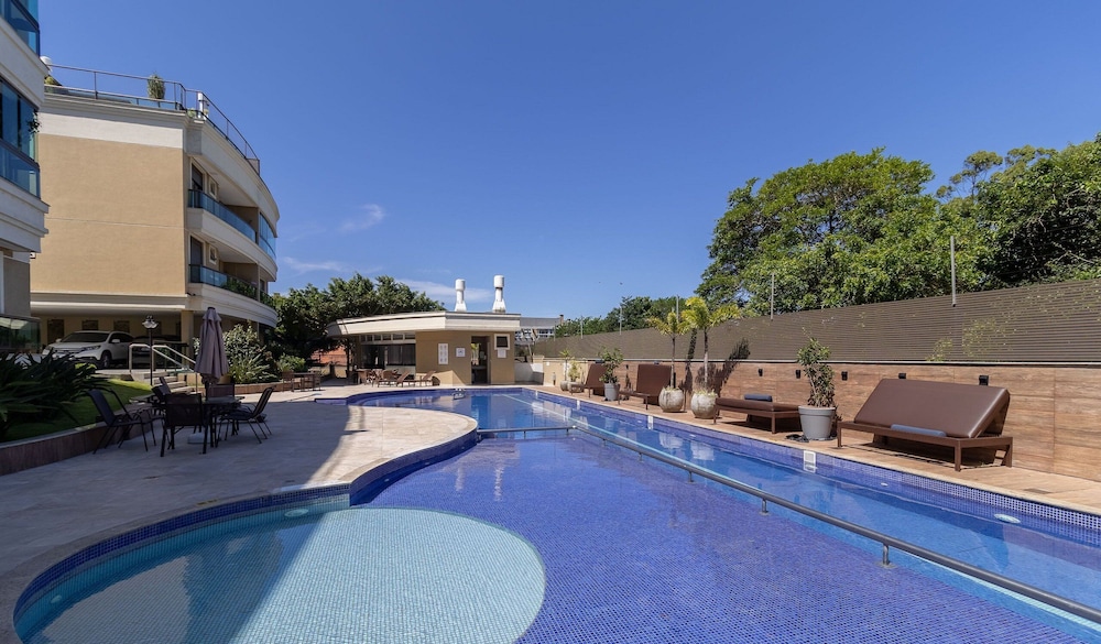 Apartment w/ BBQ 500m From the Beach Rlv0206