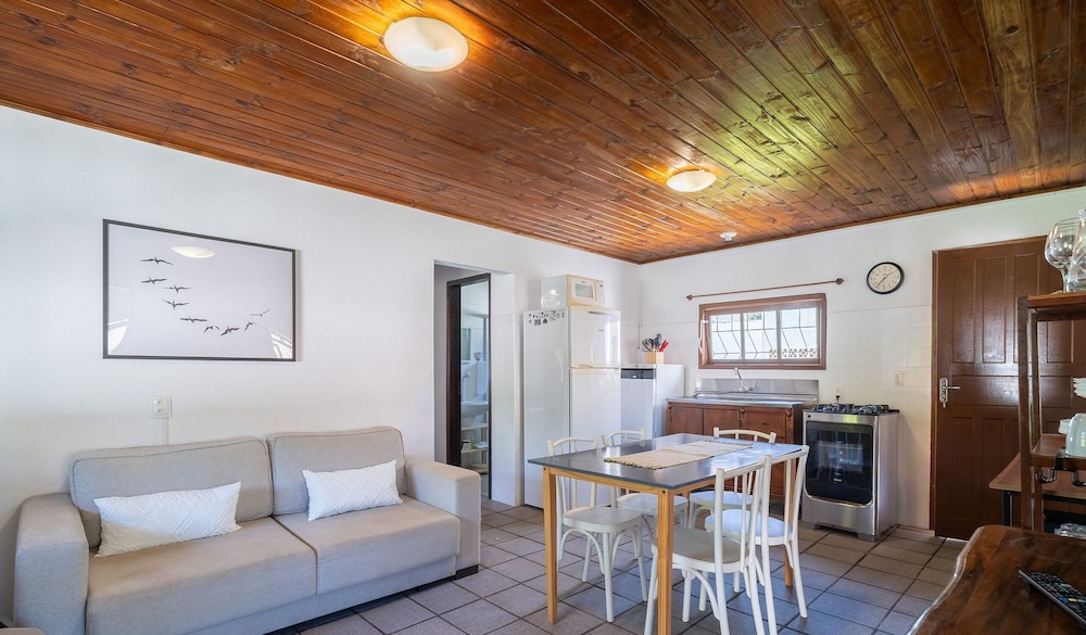 House w/ 2 Bedrooms 650 m From the Beach Adu0440