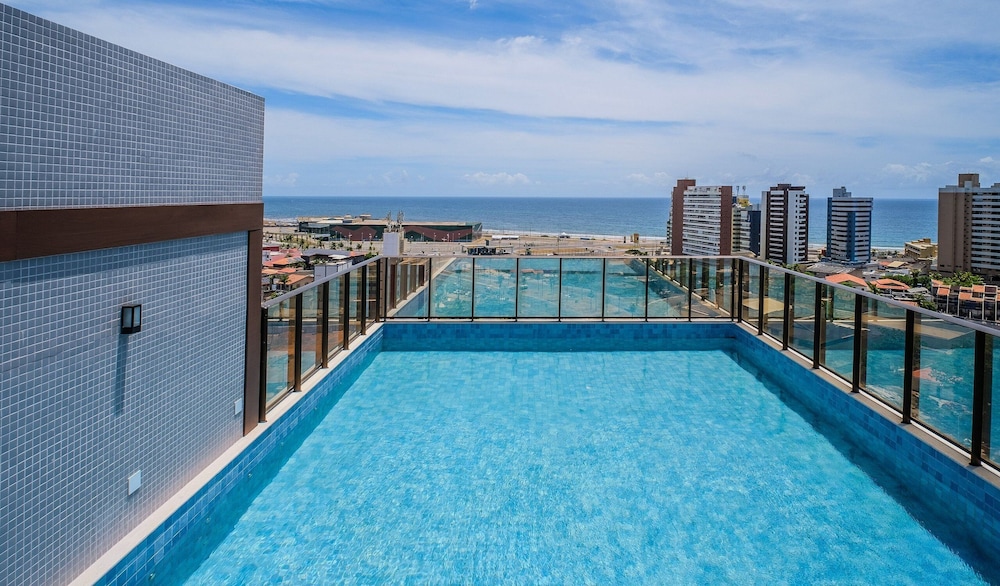 SMT - Building 750m From the Beach in Salvador