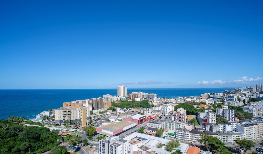 Apartments in a Building With a Pool 800m From the Beach in Salvador - EDF