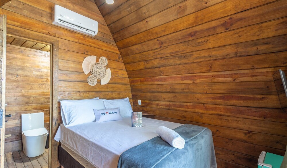 Beachfront Cabins in Bahia – OTX