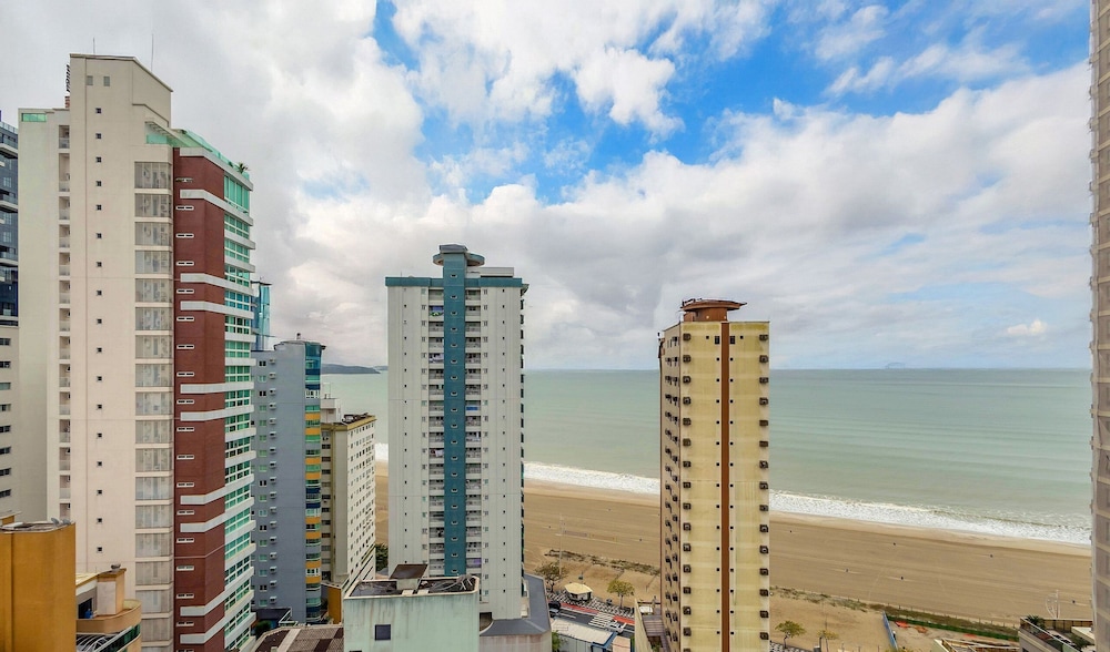 3-bedroom Apartment 170m From the Beach Gua1902