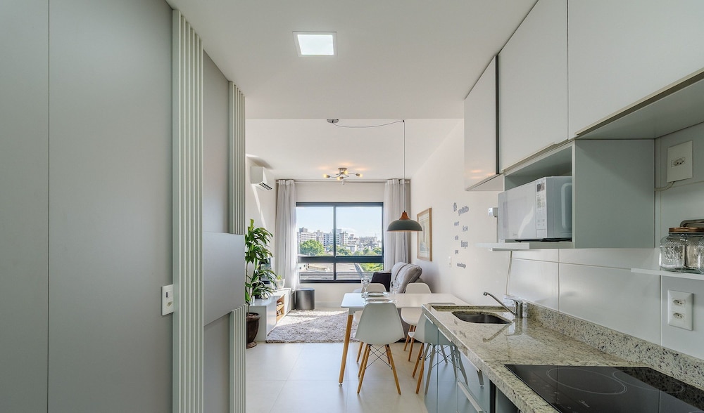 Beautiful Apartment in Condo With Pool Rpf0605