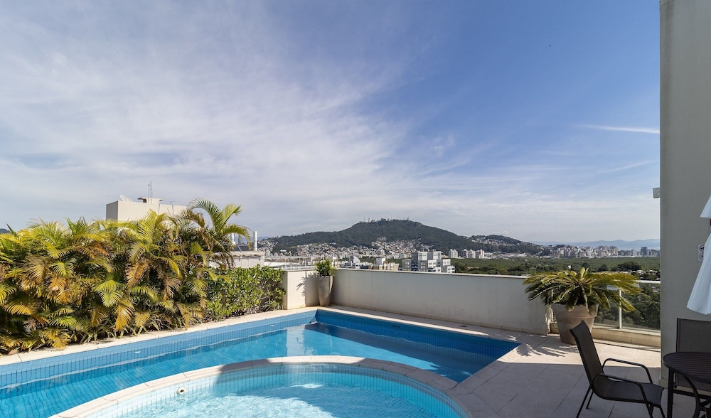 Apt With Private Barbecue and Pool Pea1301