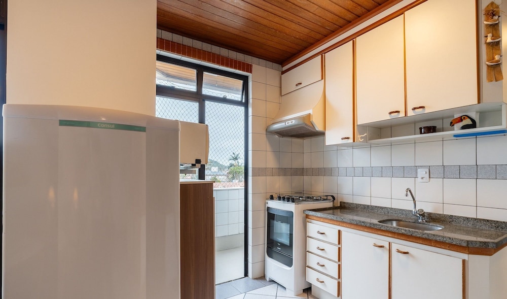 Apt w/ Pool & BBQ 150m from the sea - CND0204