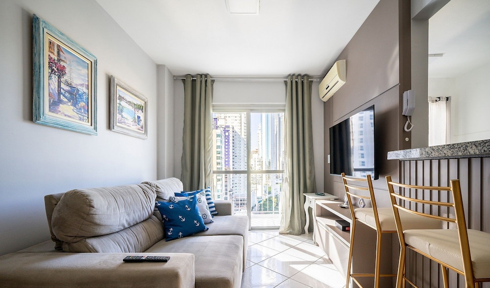 2BR apt 150m Beach Balneario Camboriu Esd143