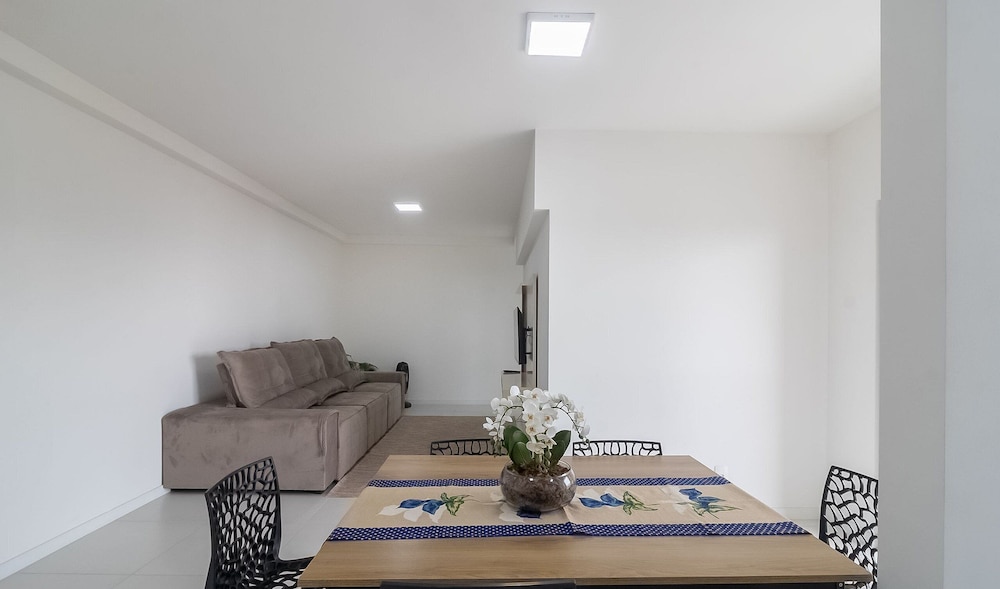 MCB - Apartments With Pool Near the Beach