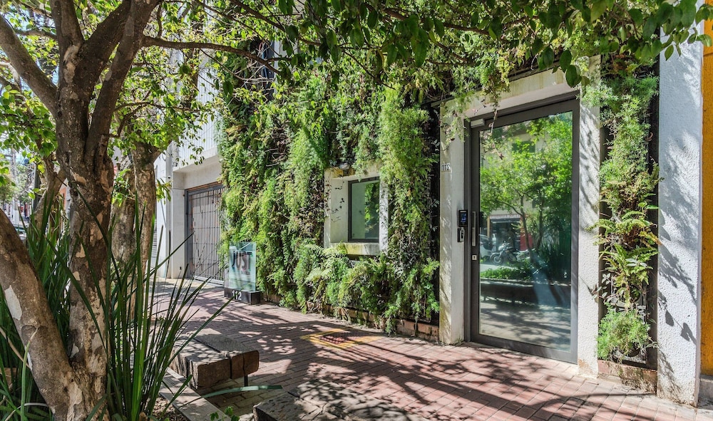 Studio w/ Pool Near Morumbi Shopping Mall Jbn0043