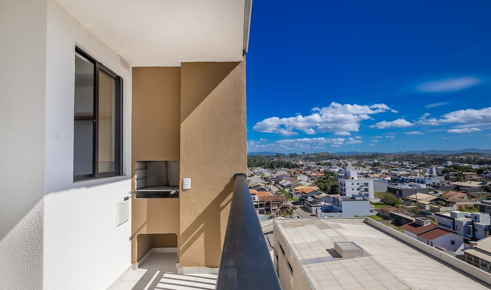 MCB - Apartments With Pool Near the Beach