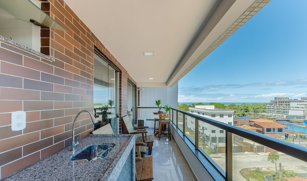 Building With Swimming Pool 300m From the Beach in Ilheus - MMD