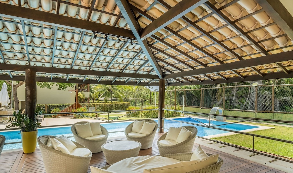 Comfortable Apartment w Pool in Guarajuba Gch0201