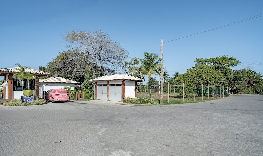 Ap in a Cond. W/pool at Praia do Forte Cvaf0220