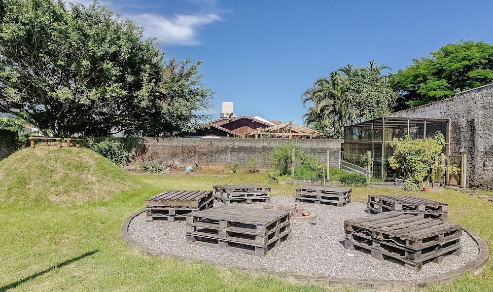 5BR House w/ Gourmet Area 400m From Beach Rfi0316